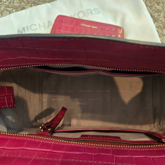 Wine Alligator Michael Kors w/Matching Wallet - Picture 4 of 4